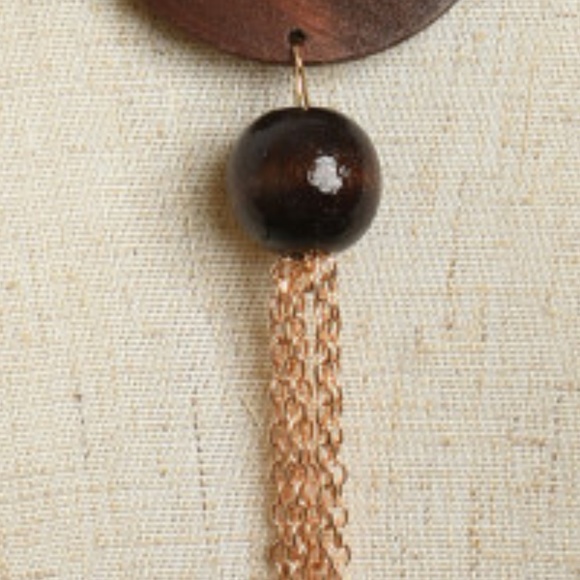 Wood Medallion Statement Necklace DARK BROWN - Picture 5 of 7